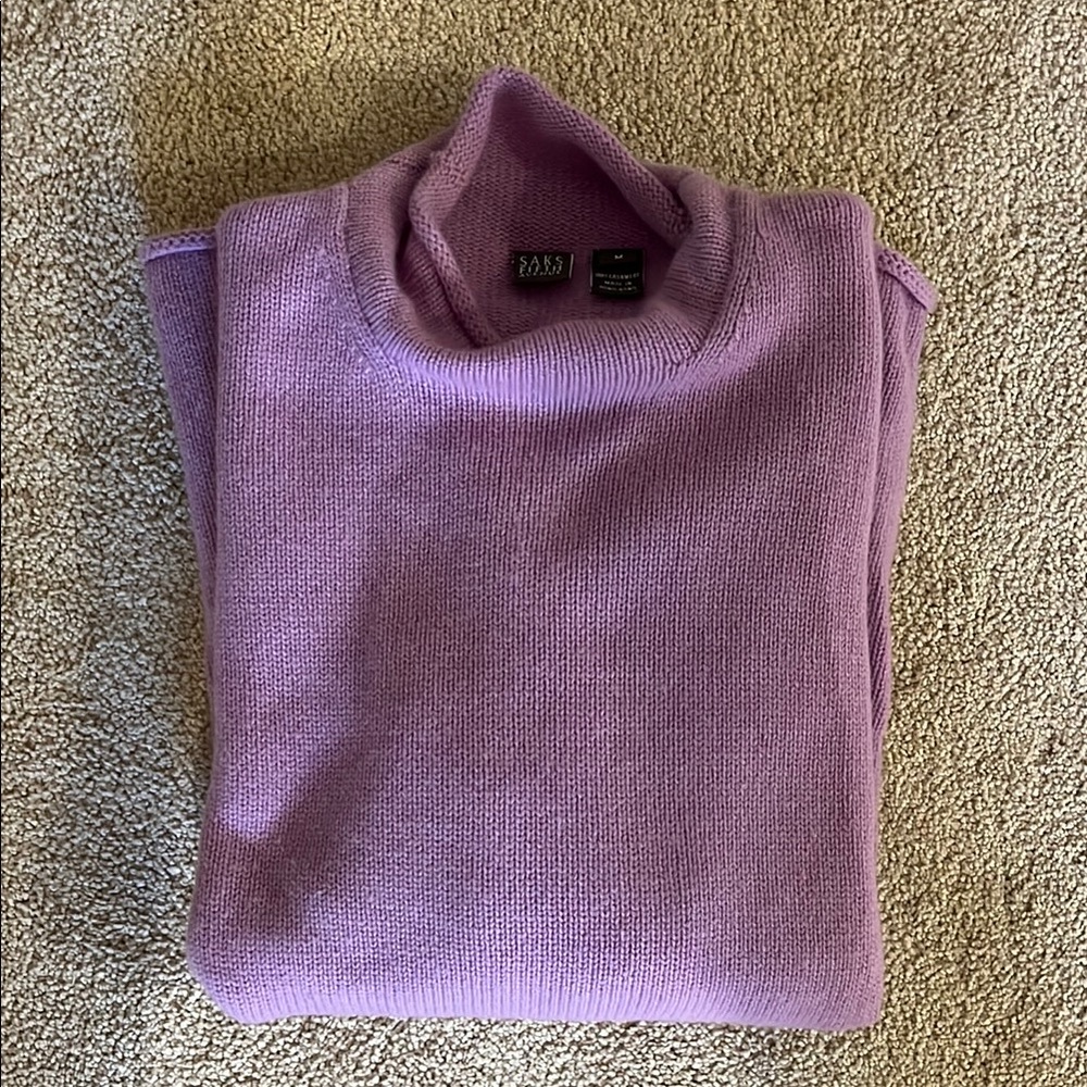 Saks fifth Avenue 100% Cashmere sweater